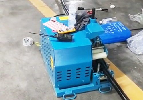 犟牛2号输送机楼盘电缆敷设作业